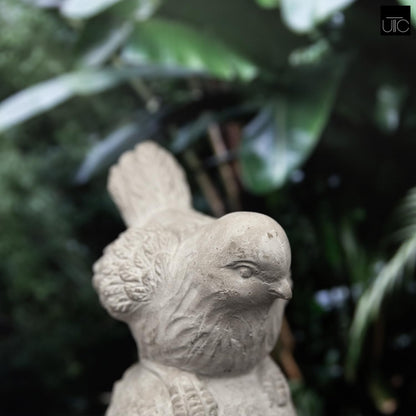 Garden Figurine Sculpture 🌿✨