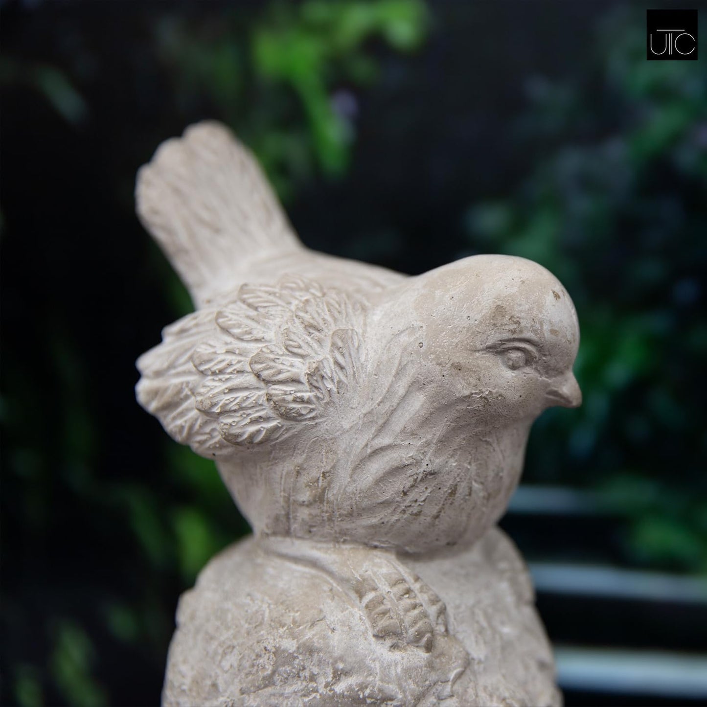 Garden Figurine Sculpture 🌿✨